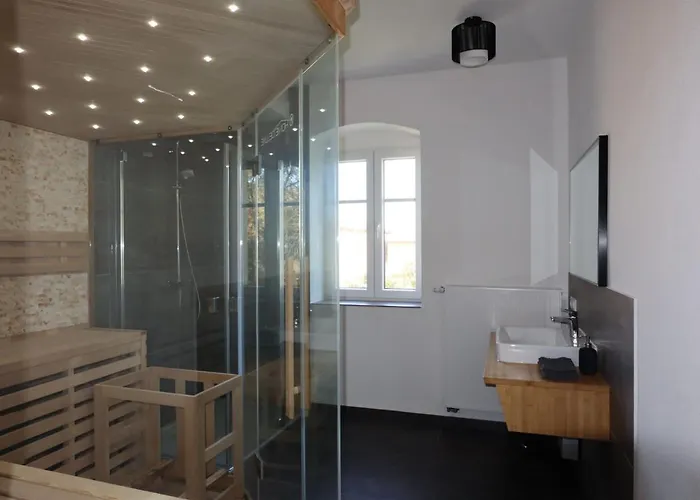 شقة Designwohnung Auf Gutshof Mit Sauna Zw. L/dd Mugeln